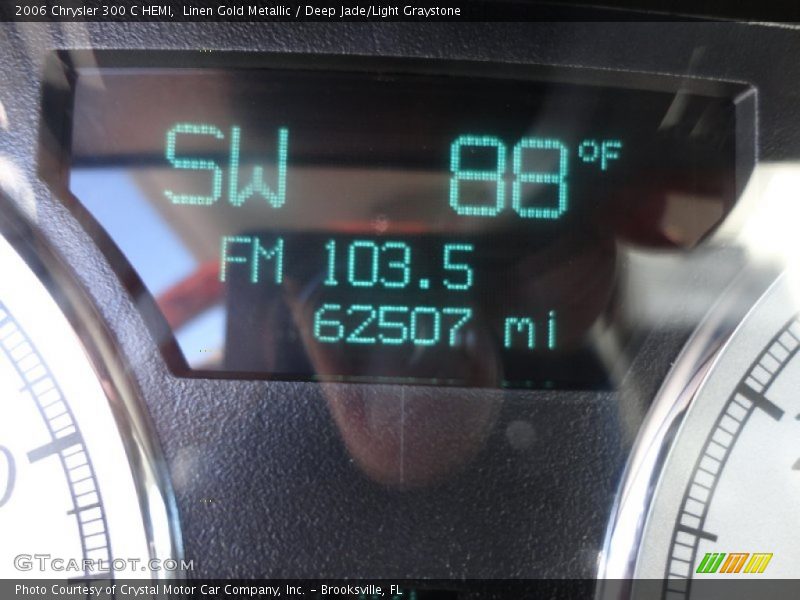 Linen Gold Metallic / Deep Jade/Light Graystone 2006 Chrysler 300 C HEMI
