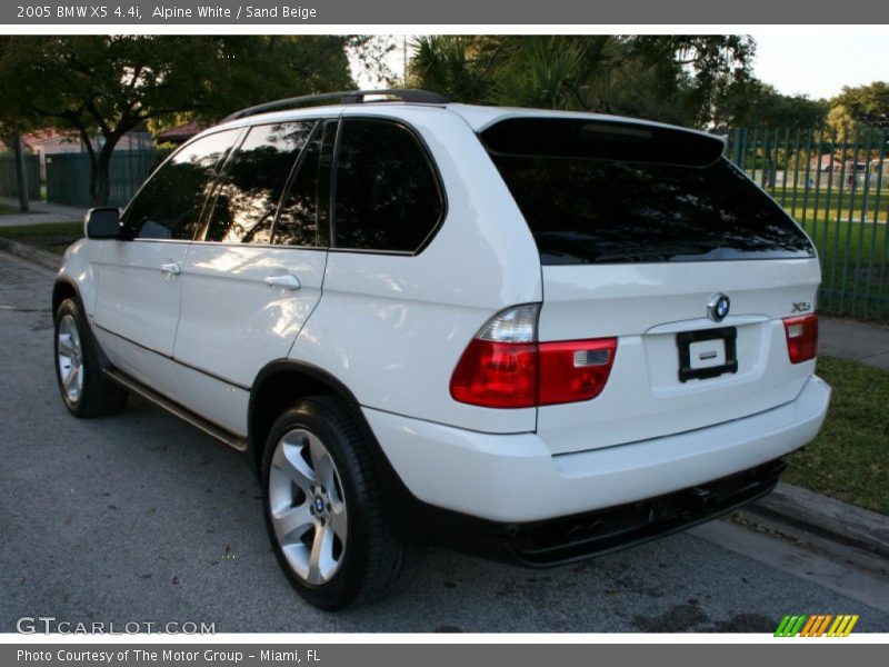 Alpine White / Sand Beige 2005 BMW X5 4.4i
