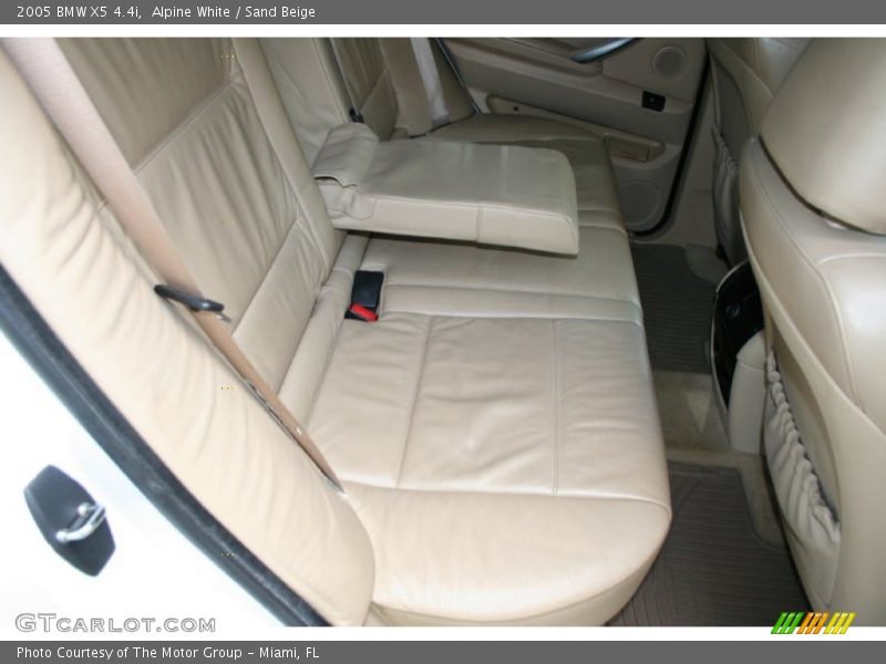 Alpine White / Sand Beige 2005 BMW X5 4.4i