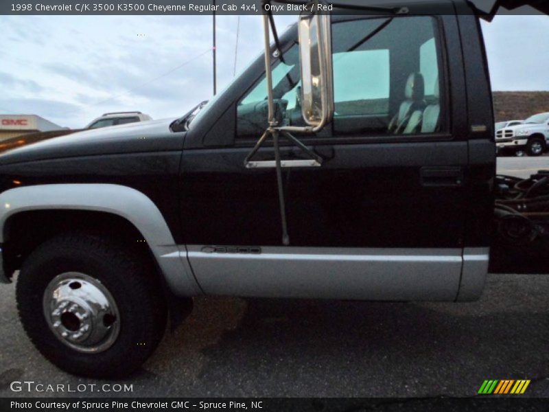 Onyx Black / Red 1998 Chevrolet C/K 3500 K3500 Cheyenne Regular Cab 4x4