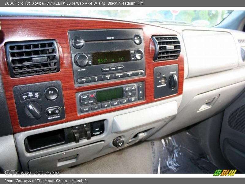 Black / Medium Flint 2006 Ford F350 Super Duty Lariat SuperCab 4x4 Dually