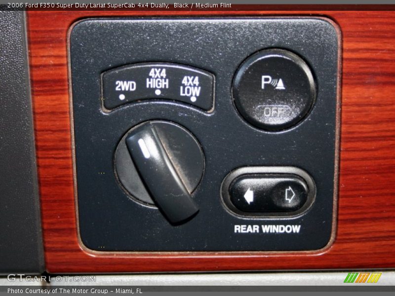 Controls of 2006 F350 Super Duty Lariat SuperCab 4x4 Dually