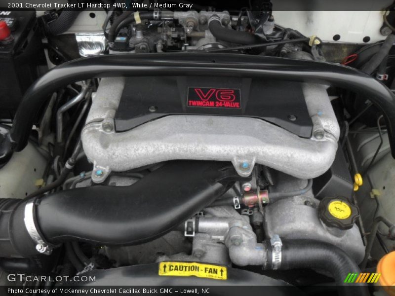 White / Medium Gray 2001 Chevrolet Tracker LT Hardtop 4WD