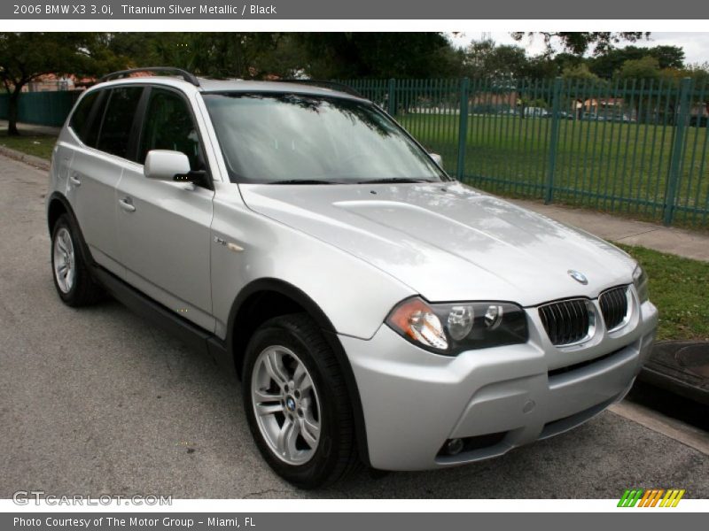 Front 3/4 View of 2006 X3 3.0i