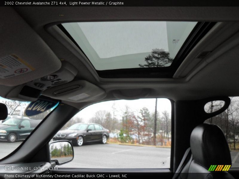 Light Pewter Metallic / Graphite 2002 Chevrolet Avalanche Z71 4x4