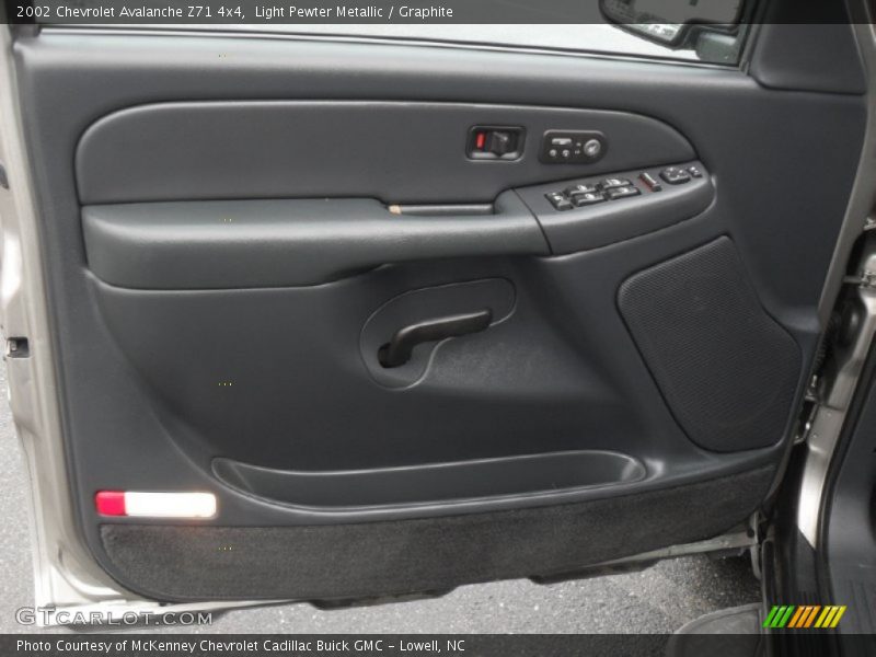Light Pewter Metallic / Graphite 2002 Chevrolet Avalanche Z71 4x4