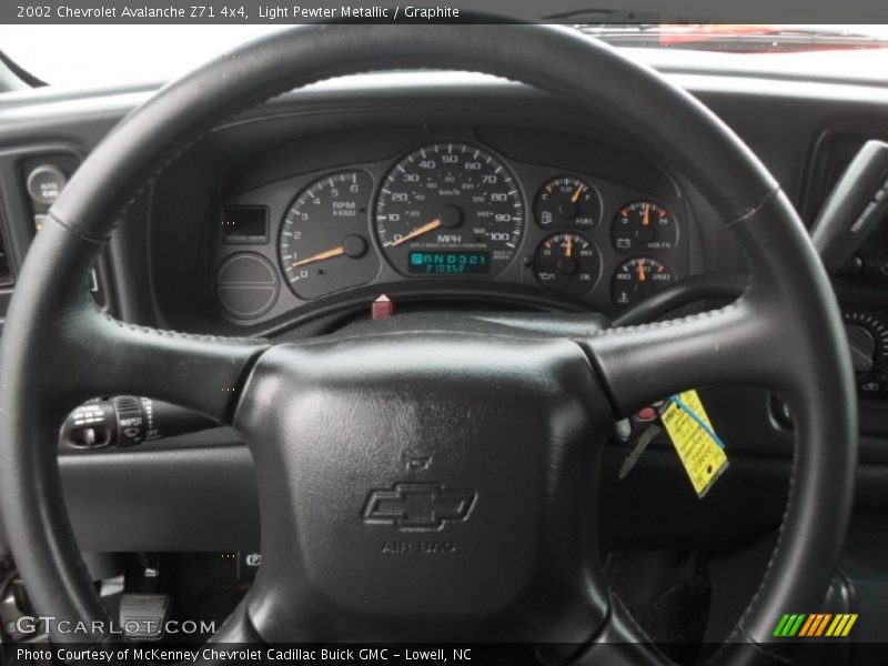 Light Pewter Metallic / Graphite 2002 Chevrolet Avalanche Z71 4x4