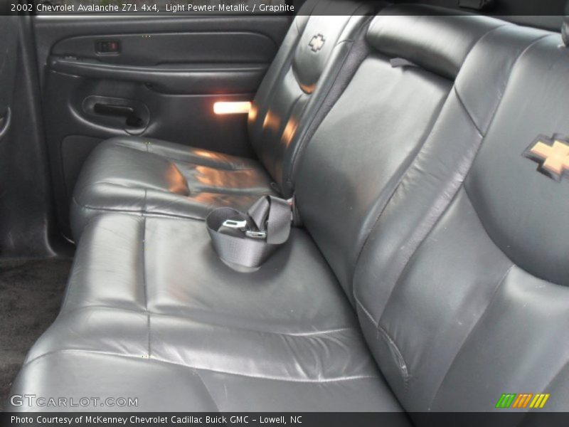 Light Pewter Metallic / Graphite 2002 Chevrolet Avalanche Z71 4x4