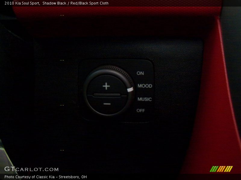 Shadow Black / Red/Black Sport Cloth 2010 Kia Soul Sport