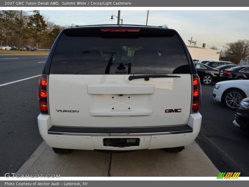 Summit White / Cocoa/Light Cashmere 2007 GMC Yukon Denali AWD