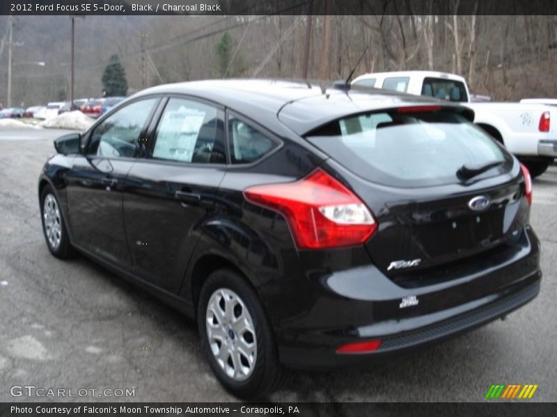 Black / Charcoal Black 2012 Ford Focus SE 5-Door