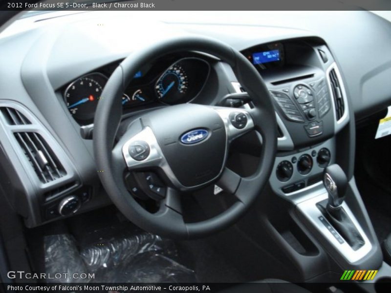 Black / Charcoal Black 2012 Ford Focus SE 5-Door