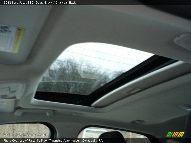 Black / Charcoal Black 2012 Ford Focus SE 5-Door