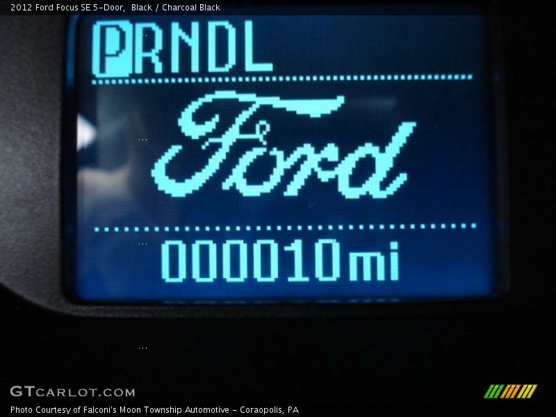 Black / Charcoal Black 2012 Ford Focus SE 5-Door