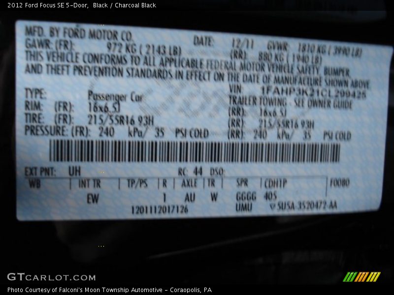 Black / Charcoal Black 2012 Ford Focus SE 5-Door