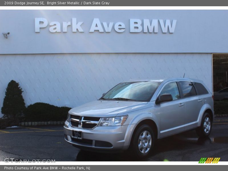 Bright Silver Metallic / Dark Slate Gray 2009 Dodge Journey SE