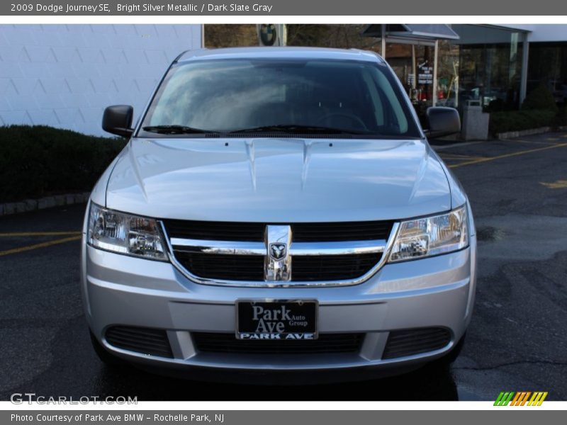 Bright Silver Metallic / Dark Slate Gray 2009 Dodge Journey SE