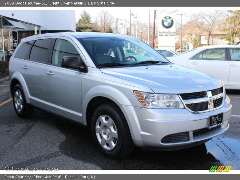 Bright Silver Metallic / Dark Slate Gray 2009 Dodge Journey SE