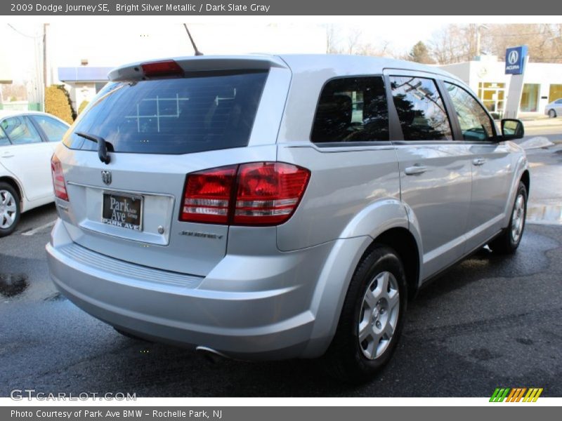 Bright Silver Metallic / Dark Slate Gray 2009 Dodge Journey SE