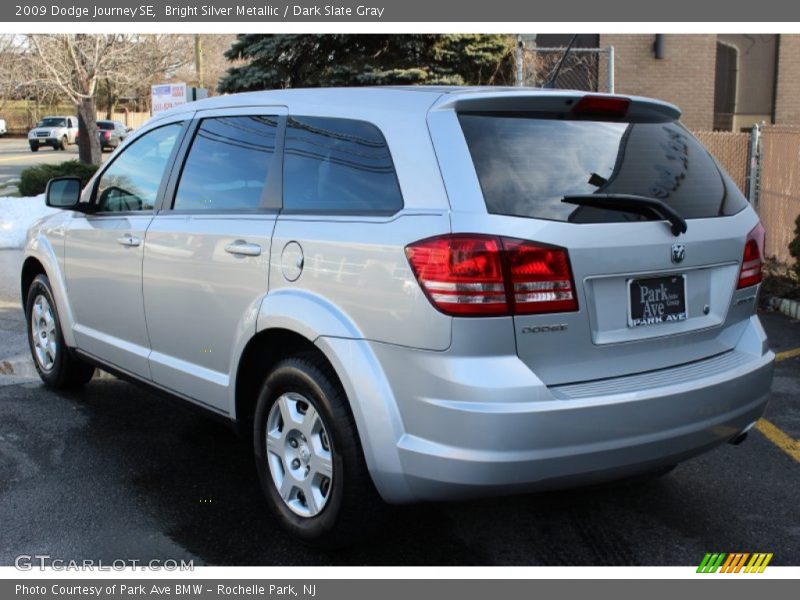 Bright Silver Metallic / Dark Slate Gray 2009 Dodge Journey SE