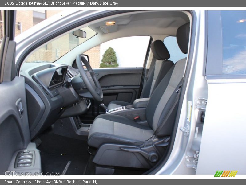 Bright Silver Metallic / Dark Slate Gray 2009 Dodge Journey SE