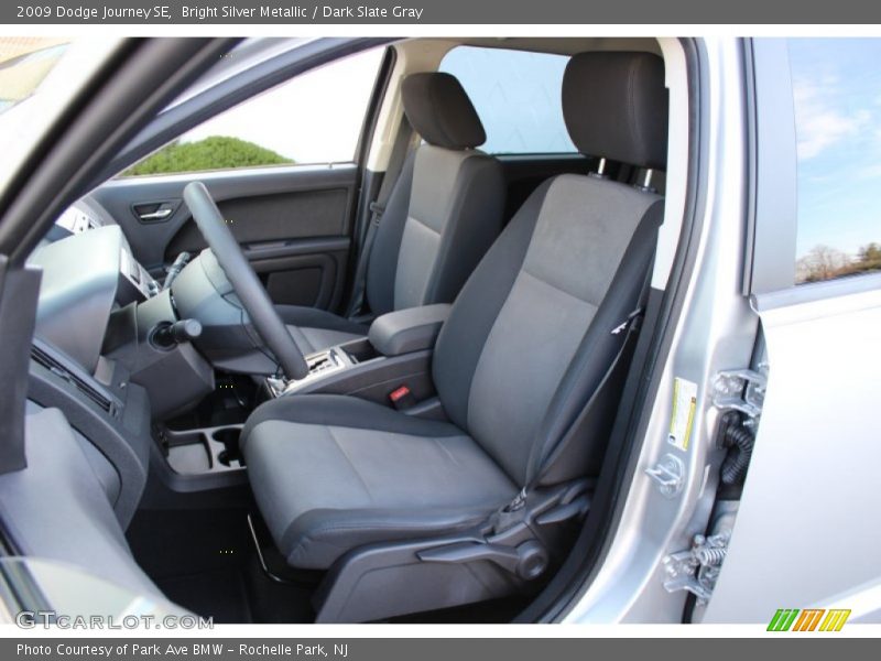 Bright Silver Metallic / Dark Slate Gray 2009 Dodge Journey SE