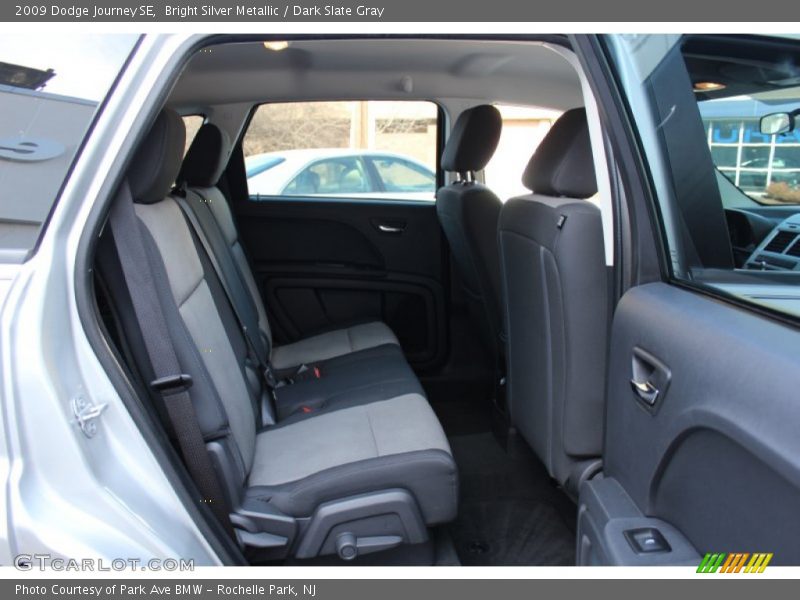 Bright Silver Metallic / Dark Slate Gray 2009 Dodge Journey SE