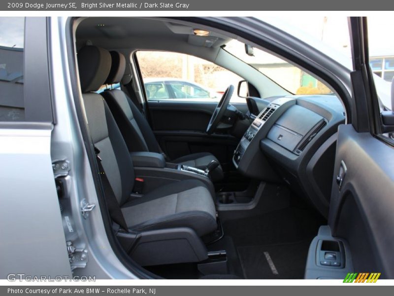 Bright Silver Metallic / Dark Slate Gray 2009 Dodge Journey SE