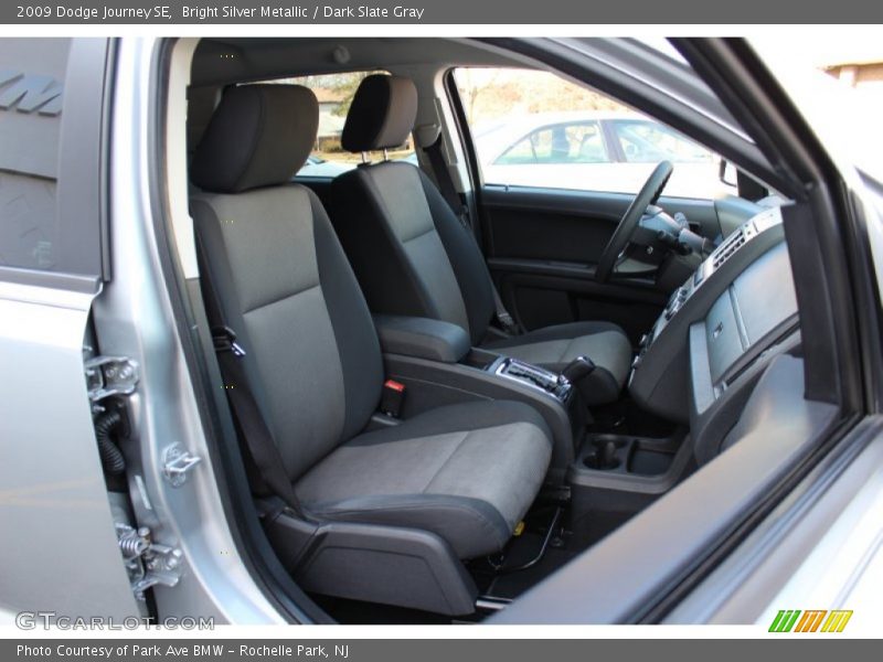 Bright Silver Metallic / Dark Slate Gray 2009 Dodge Journey SE