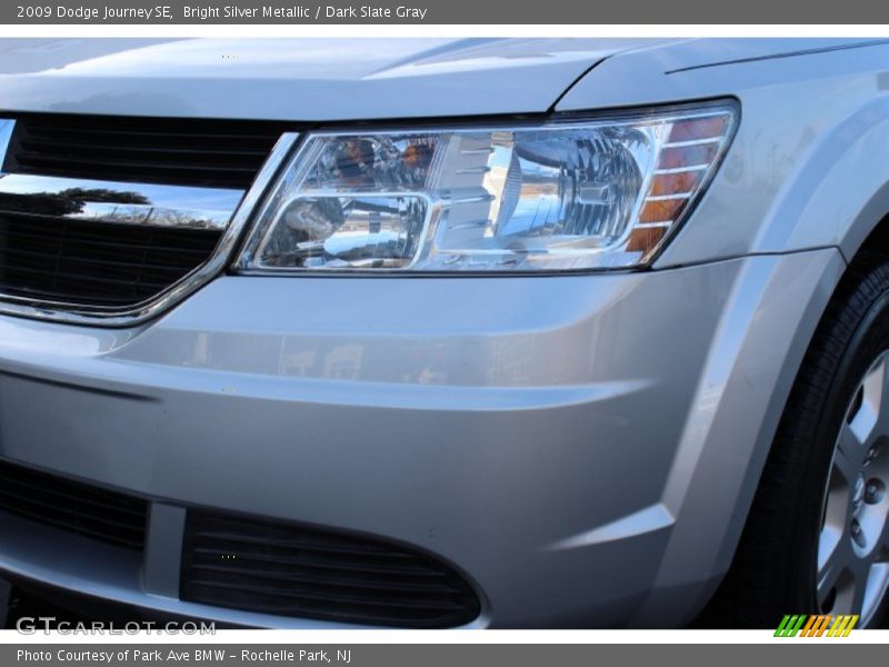 Bright Silver Metallic / Dark Slate Gray 2009 Dodge Journey SE