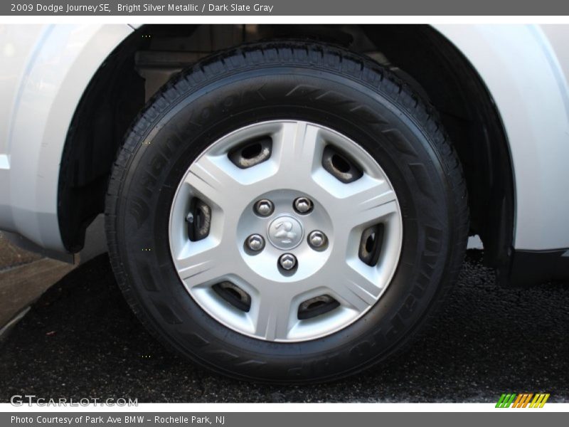 Bright Silver Metallic / Dark Slate Gray 2009 Dodge Journey SE