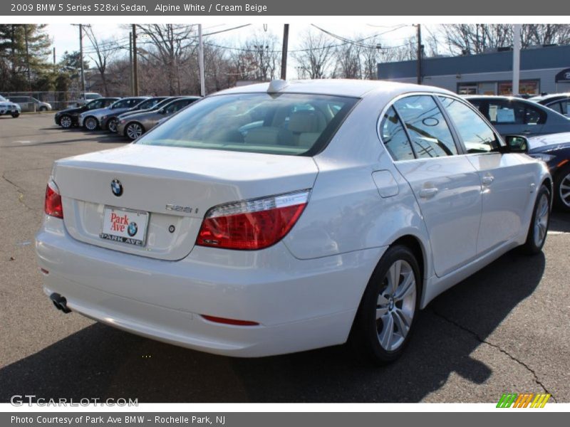 Alpine White / Cream Beige 2009 BMW 5 Series 528xi Sedan