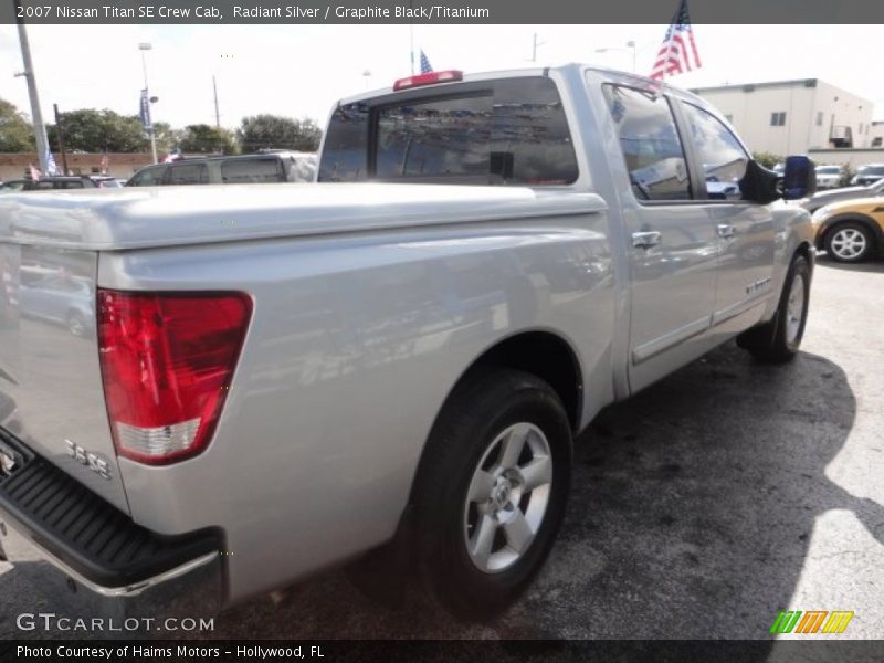 Radiant Silver / Graphite Black/Titanium 2007 Nissan Titan SE Crew Cab