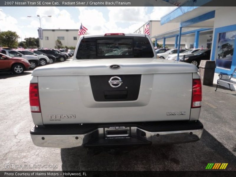 Radiant Silver / Graphite Black/Titanium 2007 Nissan Titan SE Crew Cab
