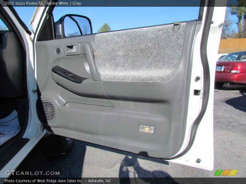 Alpine White / Gray 2002 Isuzu Rodeo SE
