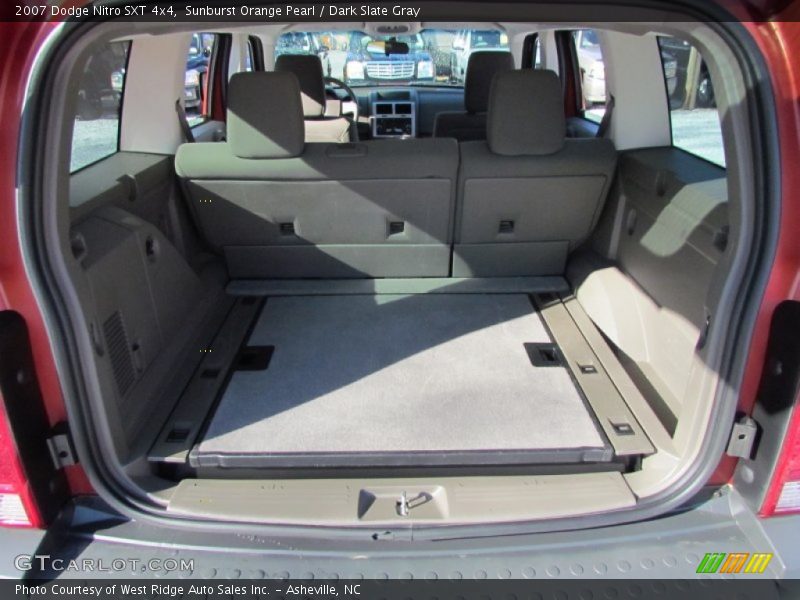  2007 Nitro SXT 4x4 Trunk