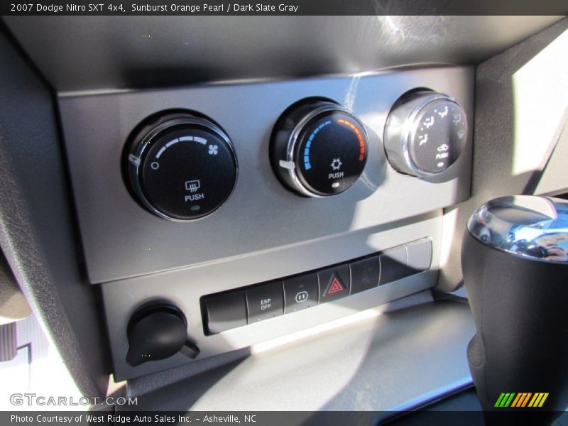 Sunburst Orange Pearl / Dark Slate Gray 2007 Dodge Nitro SXT 4x4