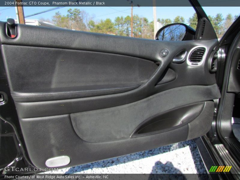 Door Panel of 2004 GTO Coupe