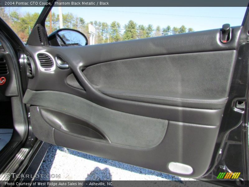 Door Panel of 2004 GTO Coupe