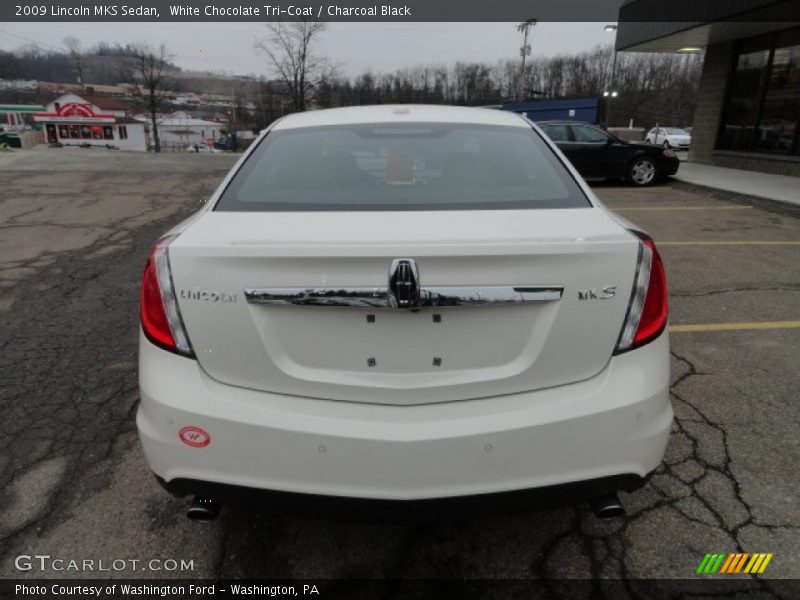 White Chocolate Tri-Coat / Charcoal Black 2009 Lincoln MKS Sedan