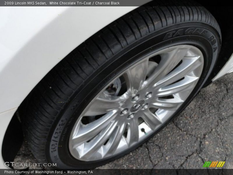 White Chocolate Tri-Coat / Charcoal Black 2009 Lincoln MKS Sedan