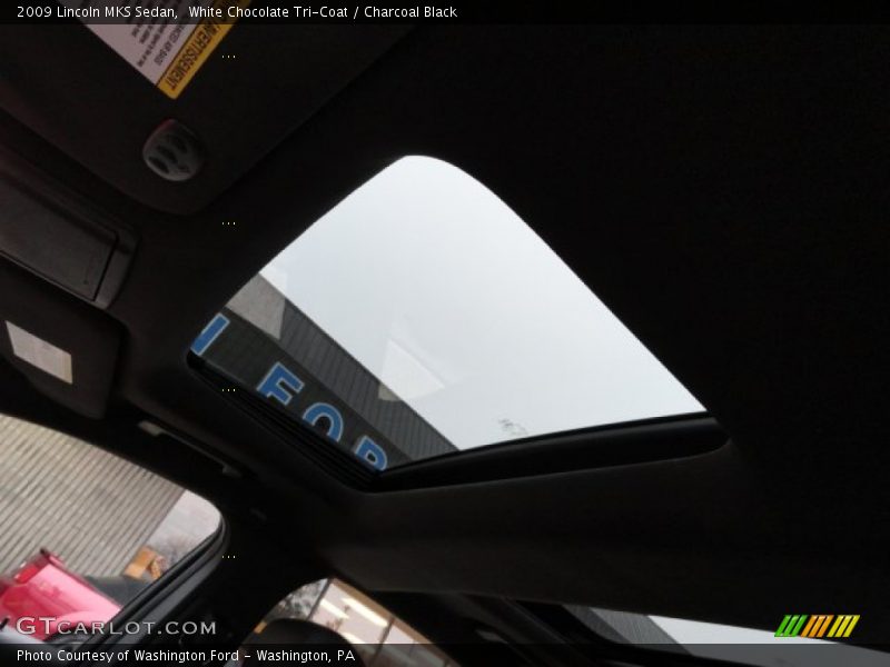 White Chocolate Tri-Coat / Charcoal Black 2009 Lincoln MKS Sedan