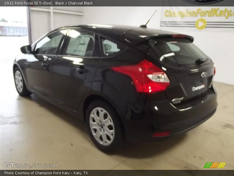 Black / Charcoal Black 2012 Ford Focus SE 5-Door