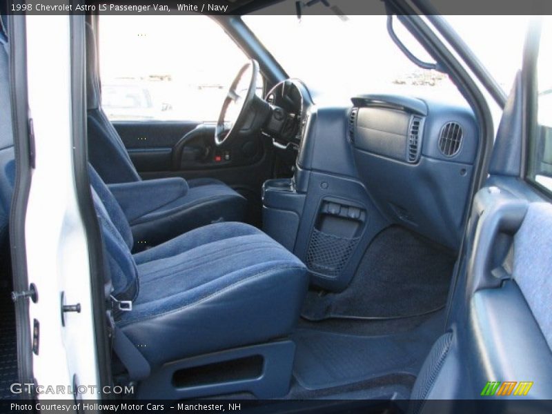  1998 Astro LS Passenger Van Navy Interior