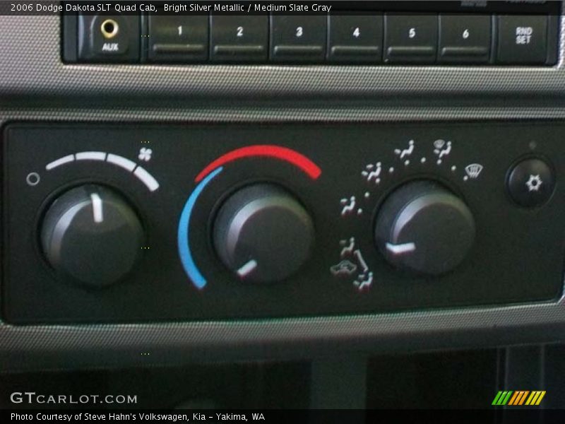 Bright Silver Metallic / Medium Slate Gray 2006 Dodge Dakota SLT Quad Cab