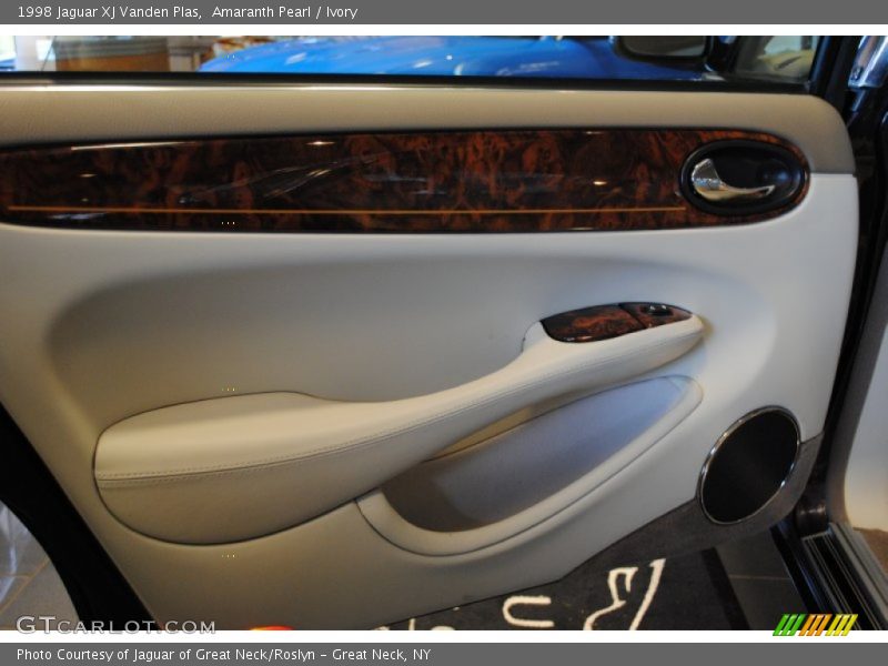 Amaranth Pearl / Ivory 1998 Jaguar XJ Vanden Plas