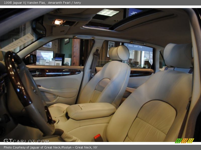 Amaranth Pearl / Ivory 1998 Jaguar XJ Vanden Plas