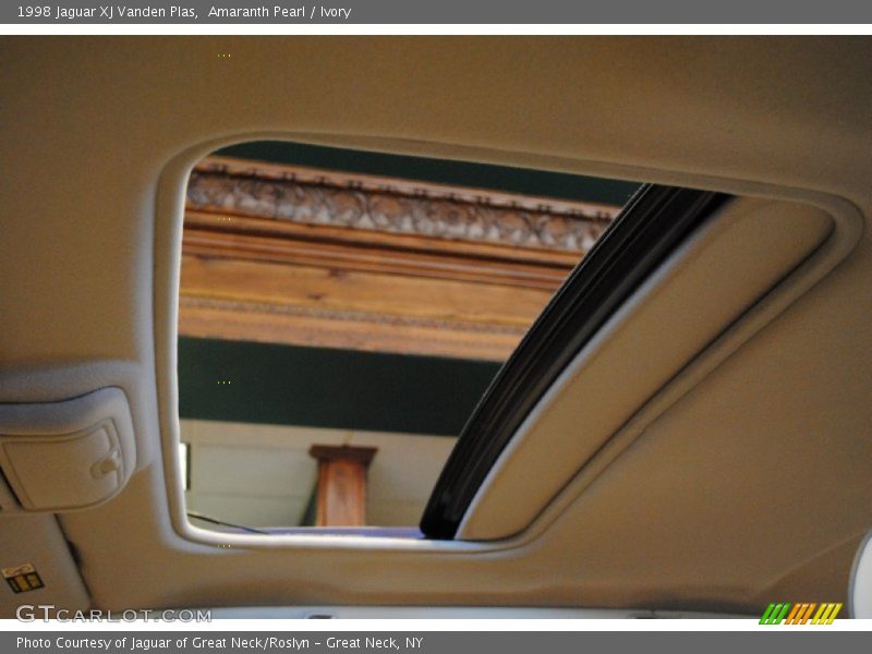 Amaranth Pearl / Ivory 1998 Jaguar XJ Vanden Plas