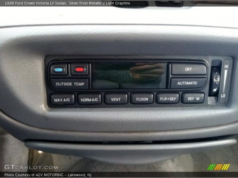 Controls of 1998 Crown Victoria LX Sedan