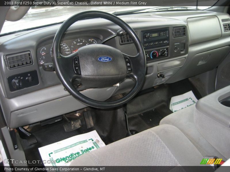 Oxford White / Medium Flint Grey 2003 Ford F250 Super Duty XL SuperCab Chassis